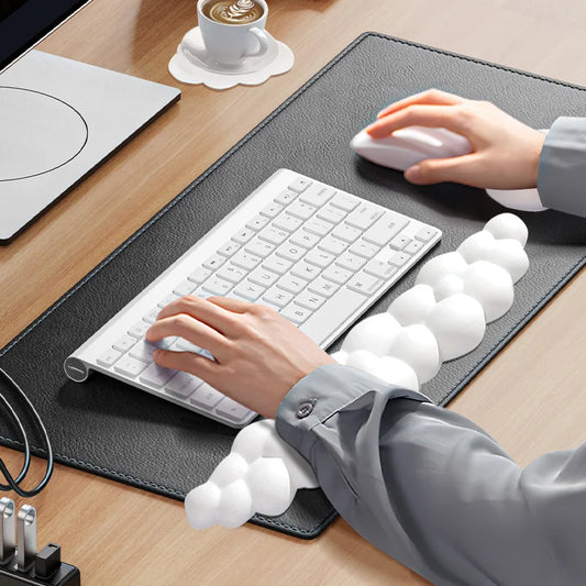 ErgoCloud™: Ultimate Comfort Desk Mat & Wrist Rest